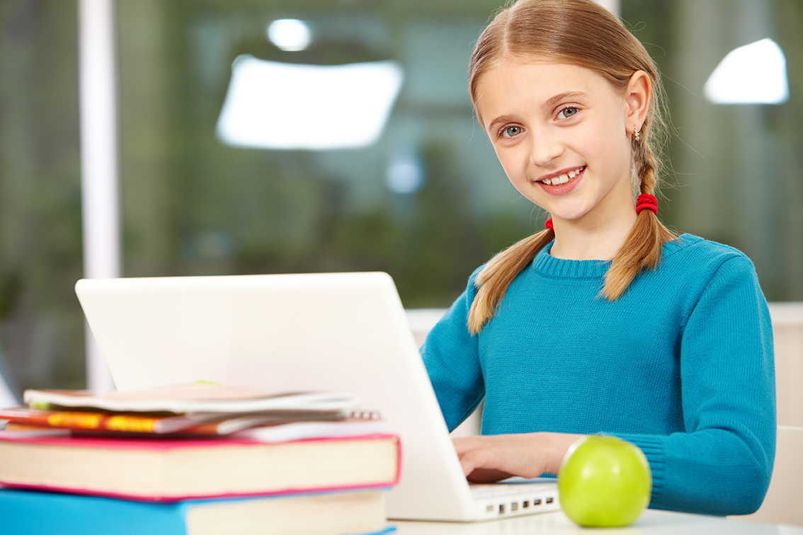 Achiziționarea de computere pentru copiii care nu au acces la școala on-line
